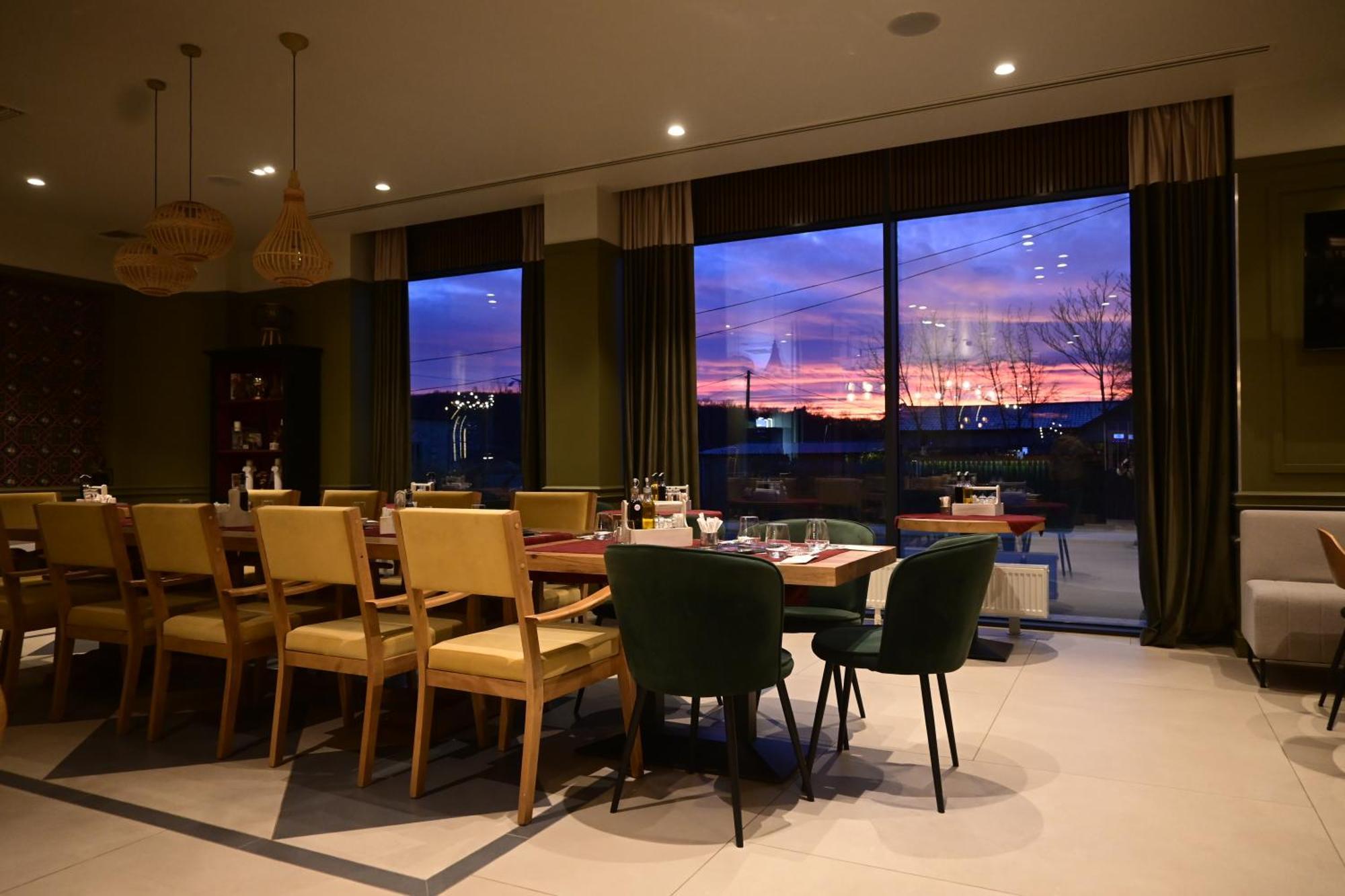 Imperio Hotel Cernavoda Luaran gambar