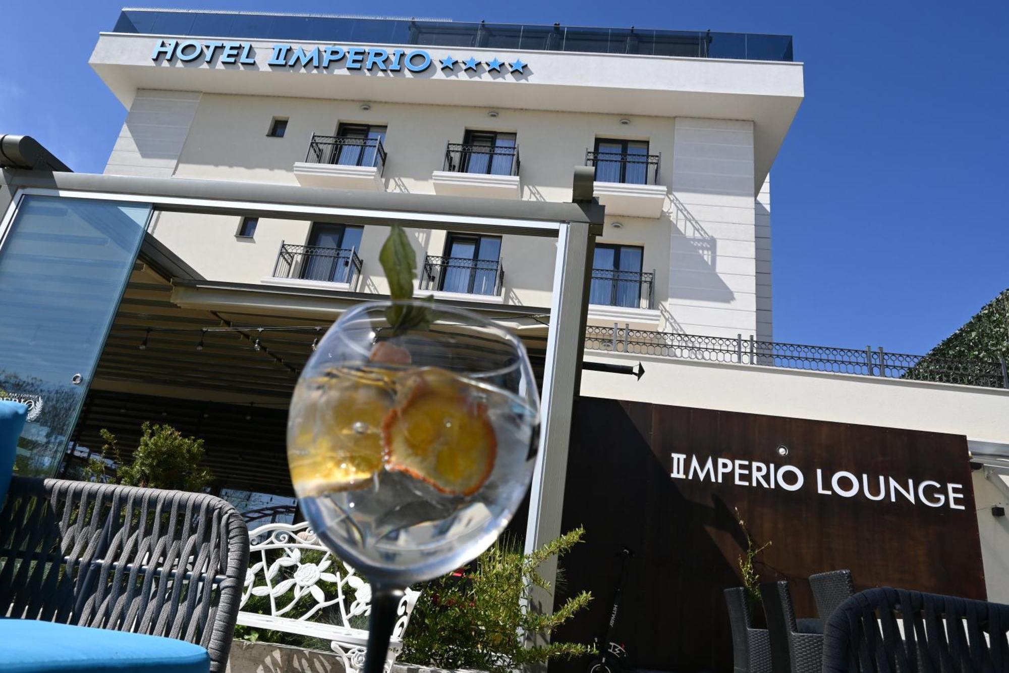 Imperio Hotel Cernavoda Luaran gambar